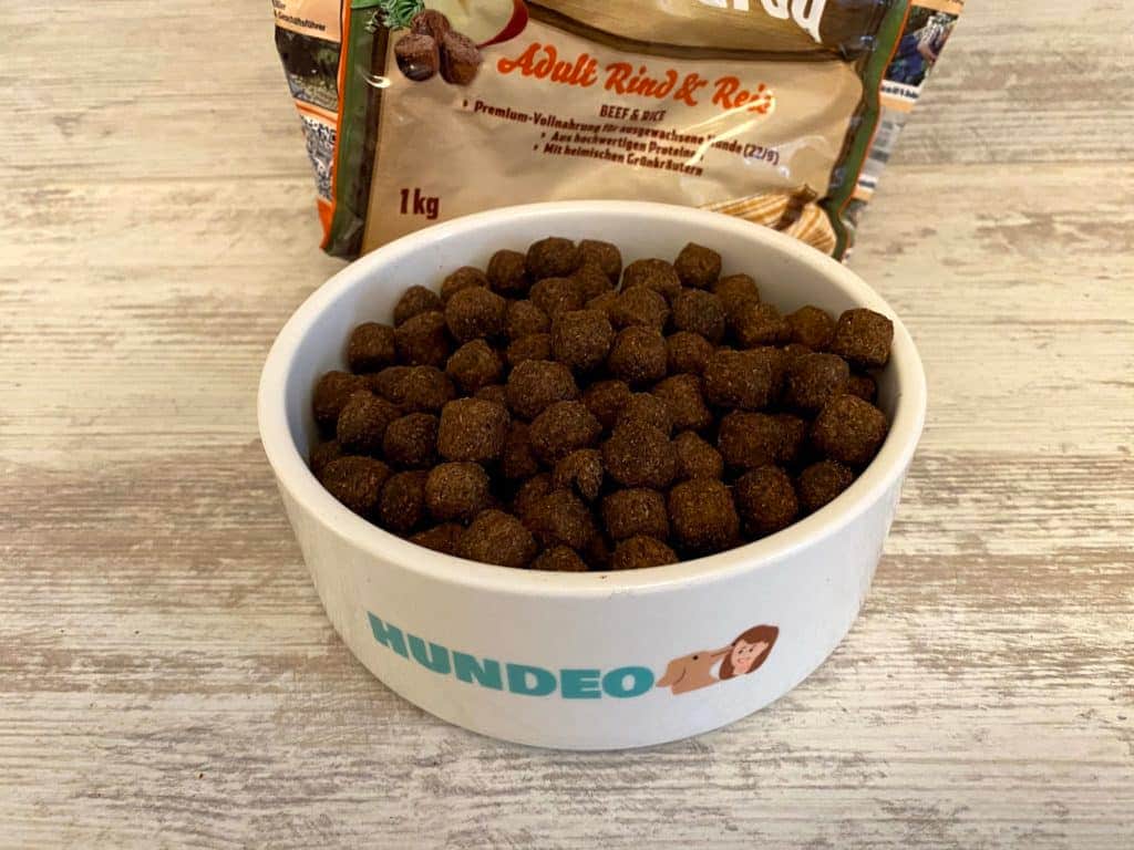Happy Dog Hundefutter: Trockenfutter-Kroketten und Verpackung im Detail