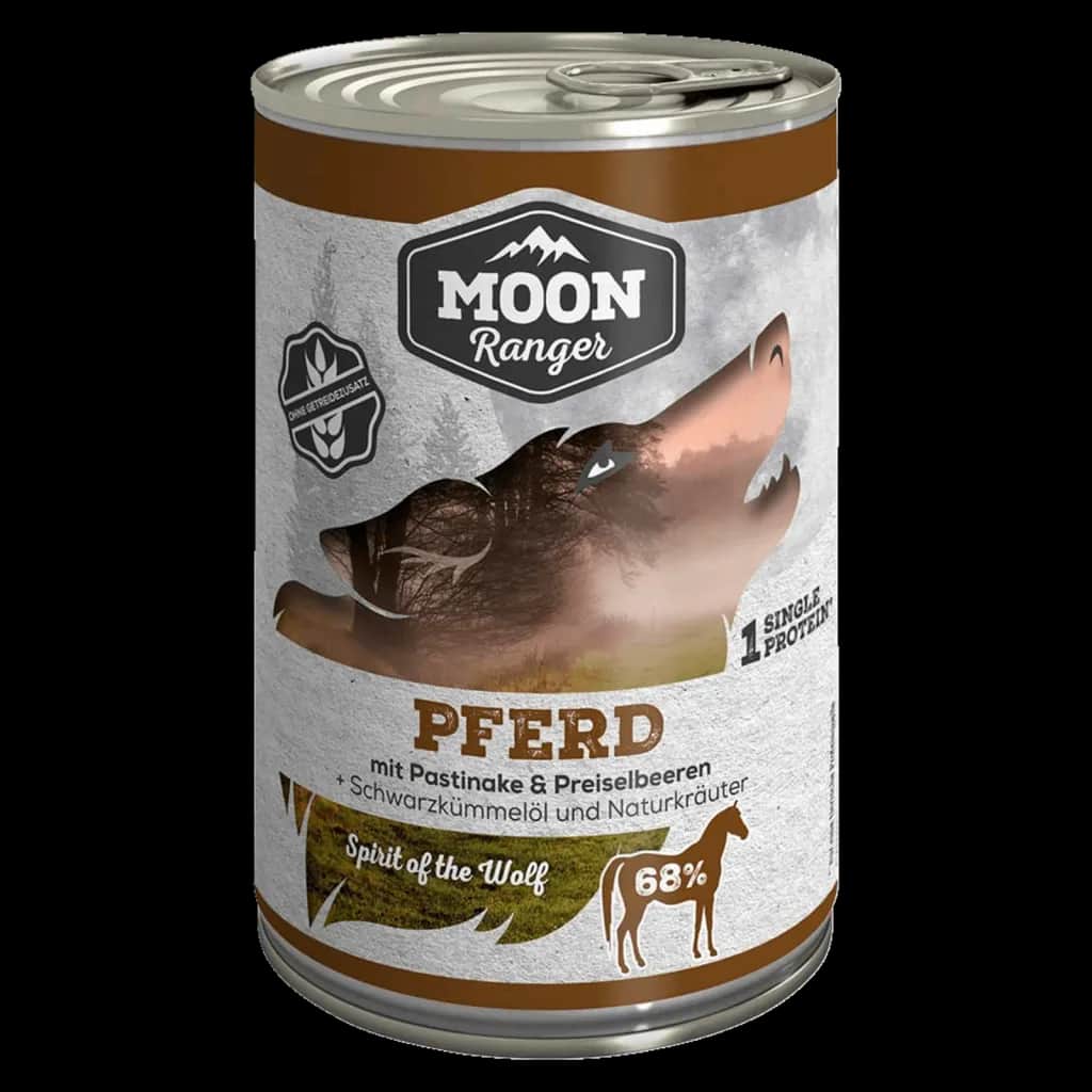 Moon Ranger Hundefutter Produkte im Test: verschiedene Sorten auf dem Testtisch