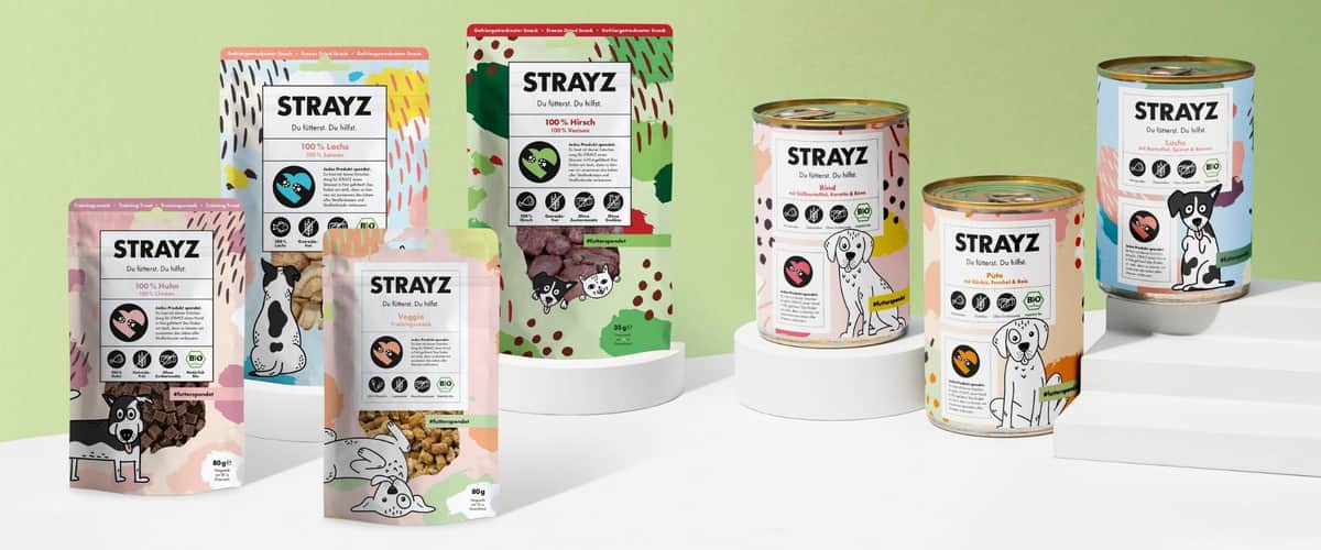 STRAYZ Hundefutter Produktübersicht: alle drei Nassfutter-Sorten sowie Snacks und Leckerlis